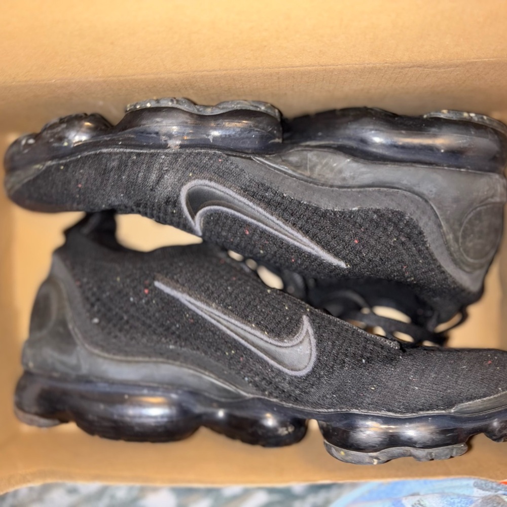 Nike Black VaporMax Flyknit Shoes